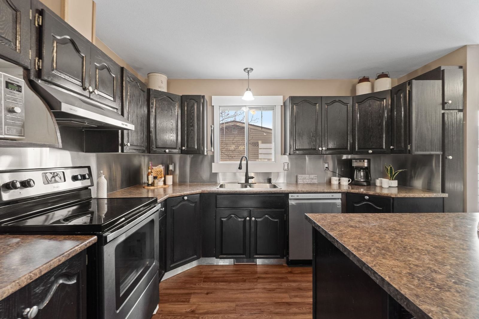 Listing Image 9