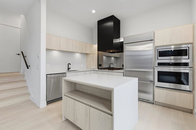 205 - 300 Salter Street