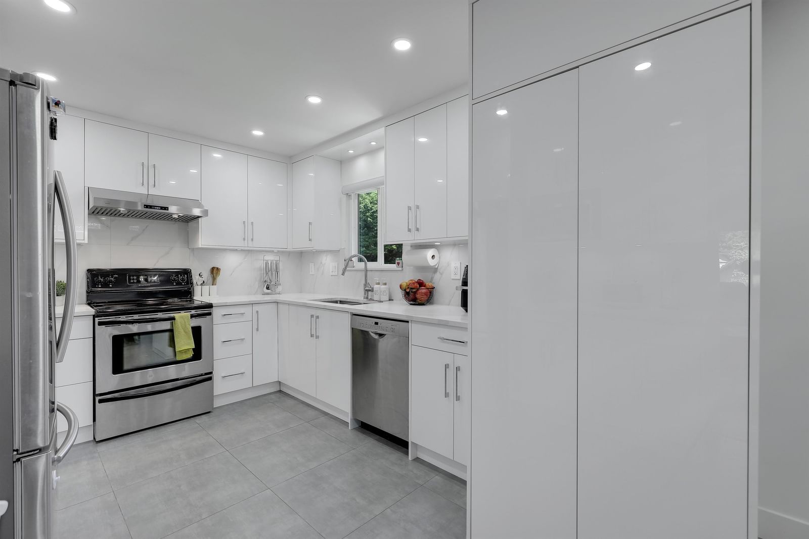 Listing Image 18