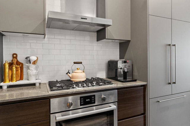 632 - 55 Klahanie Drive