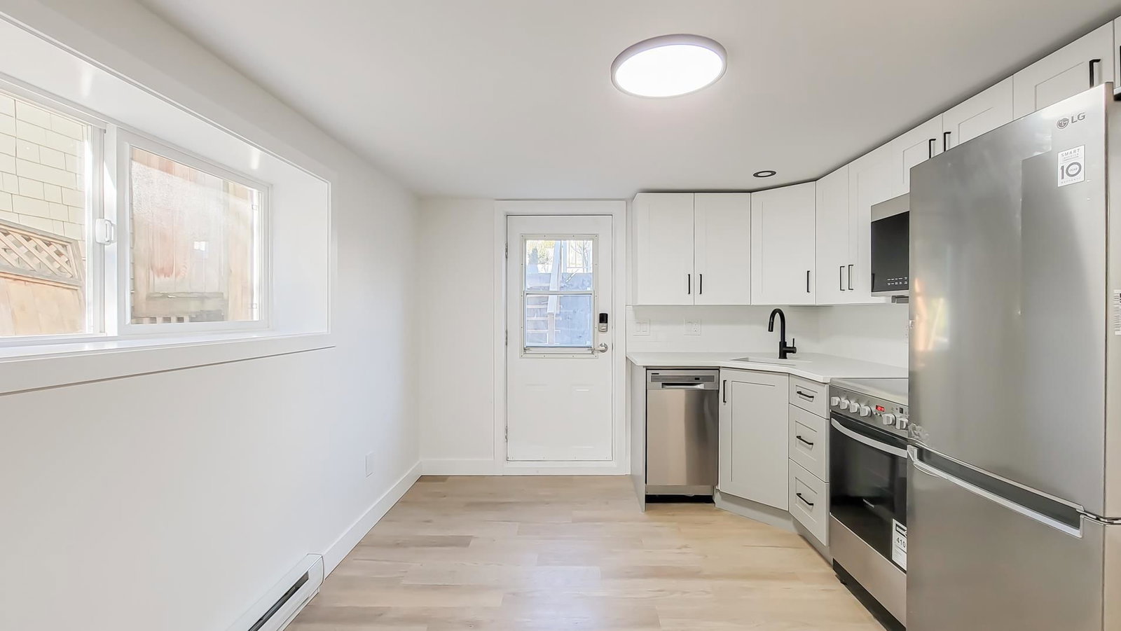 Listing Image 14