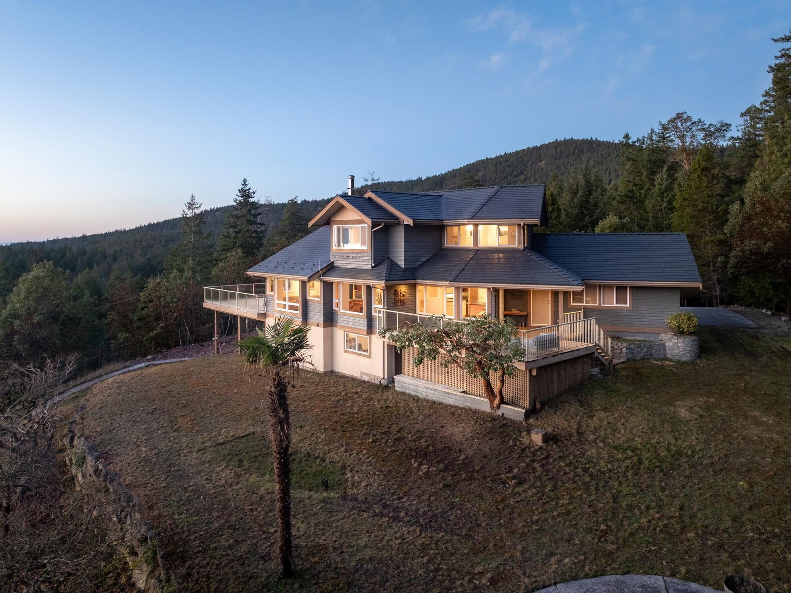 Listing Image 4