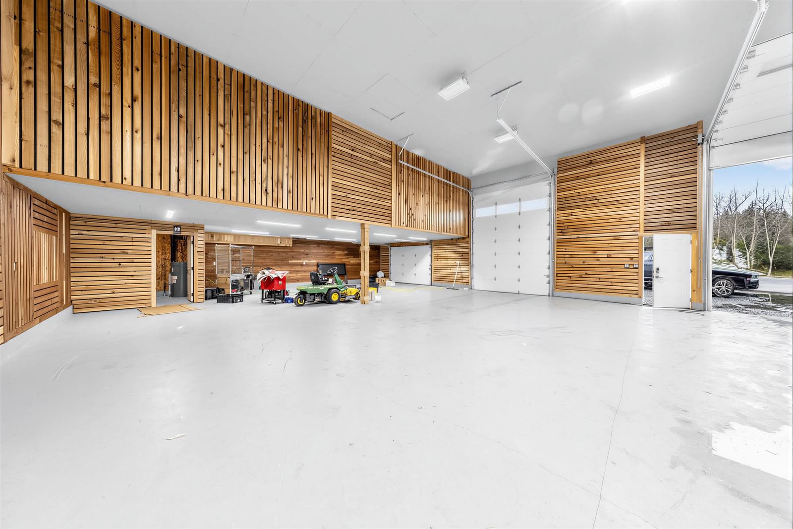 Listing Image 33