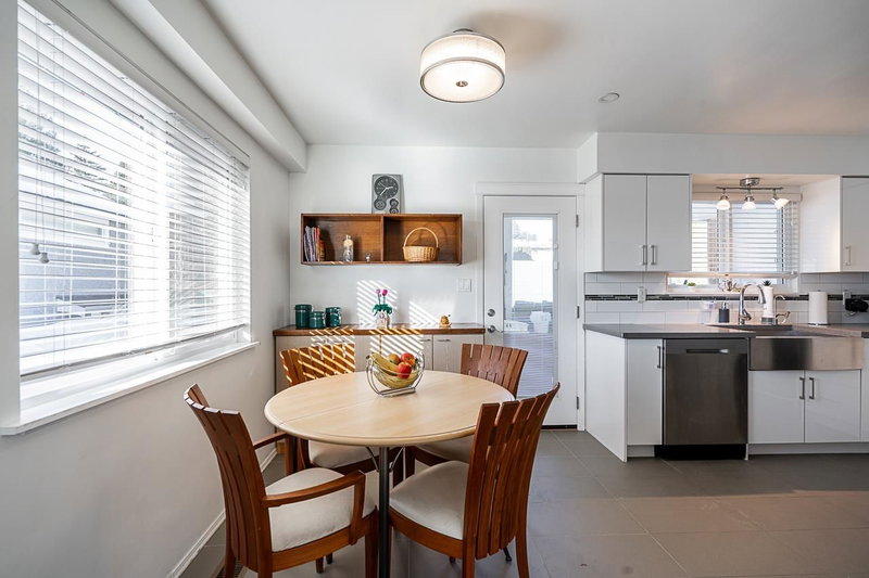 2057 Lorraine Avenue, Coquitlam, V3K 2M7 | Image 3