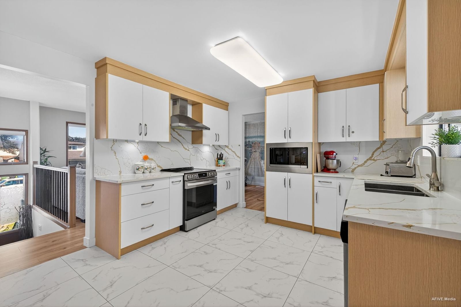 Listing Image 19