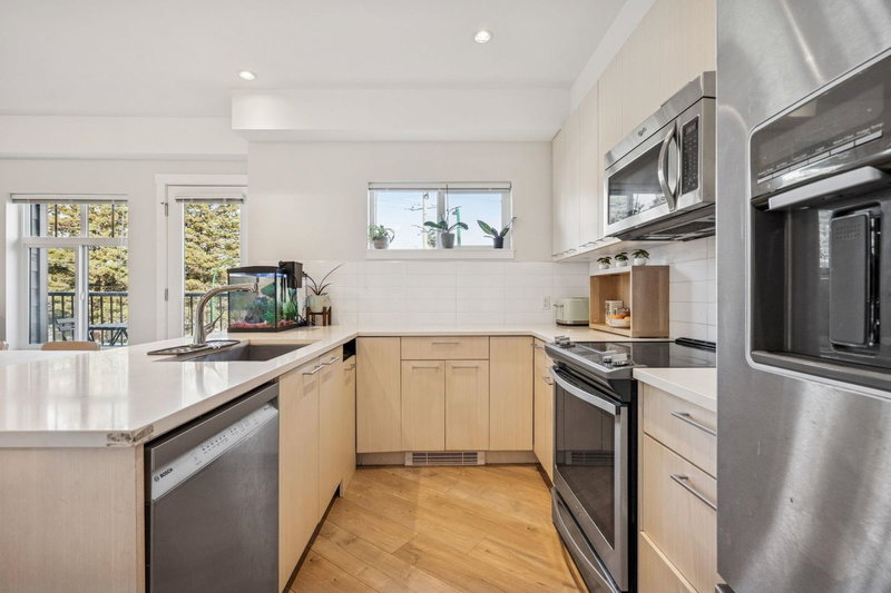 205 - 7180 Barnet Road, Burnaby, V5A 1C8 | Image 3