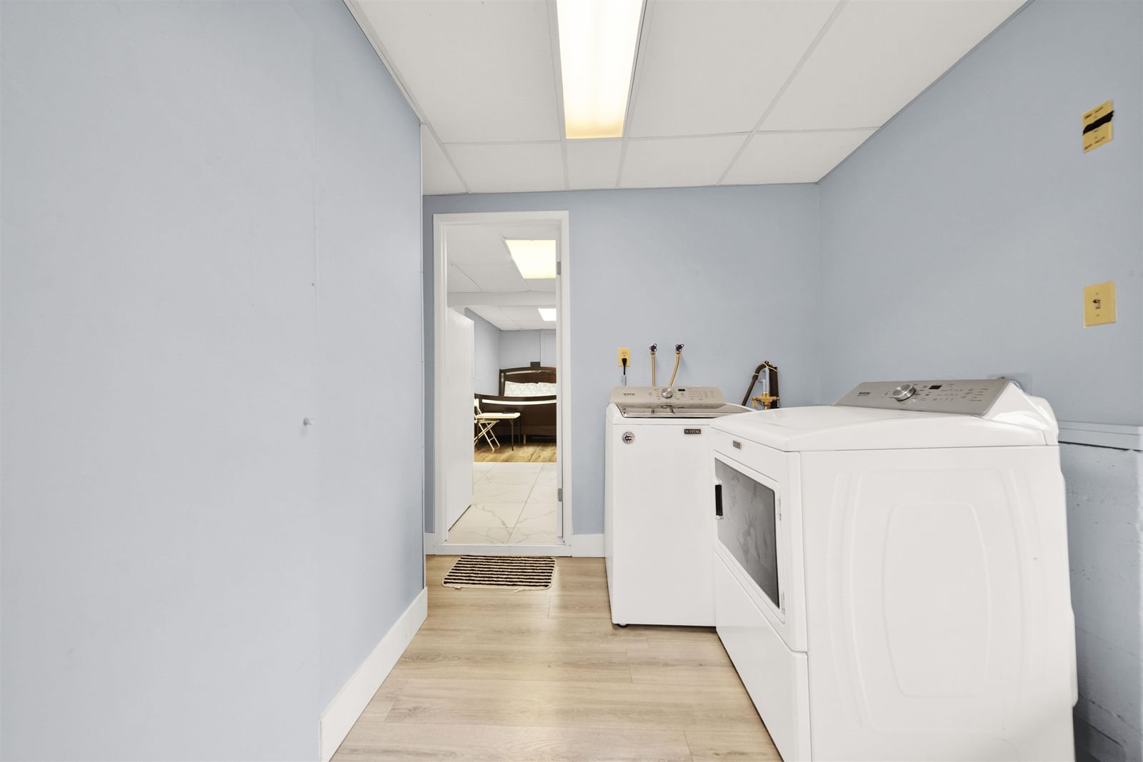 Listing Image 18