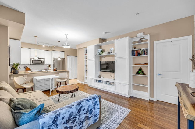 3 - 12 Royal Avenue E