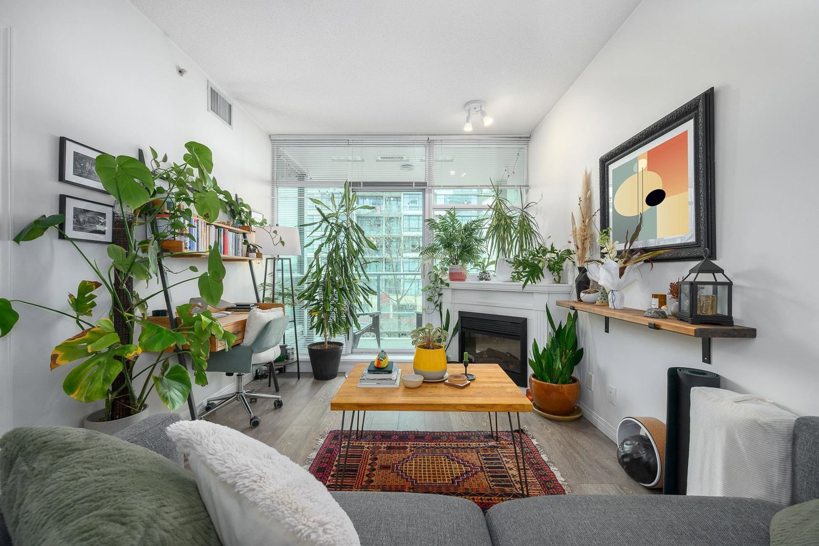 Listing Image 5