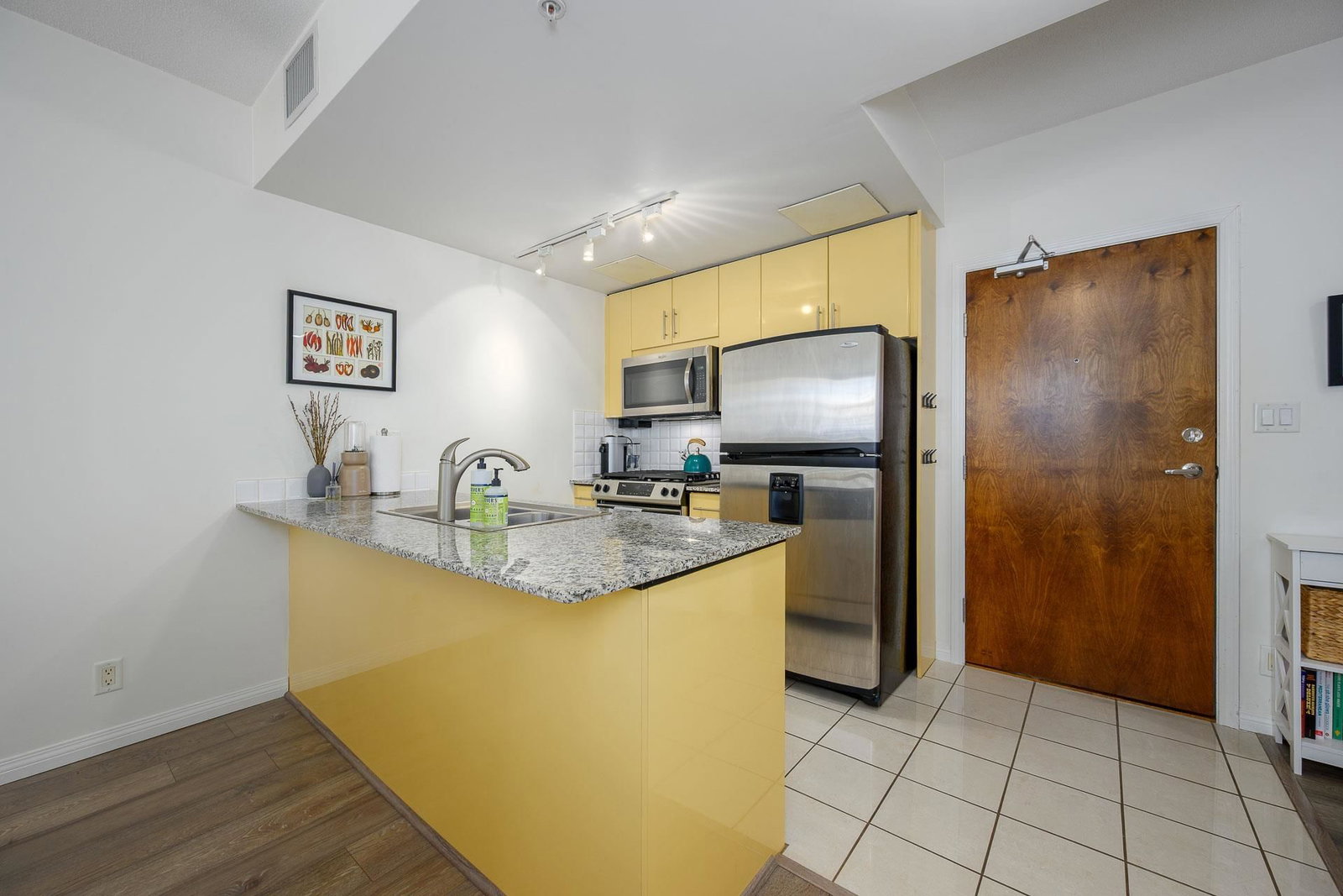 Listing Image 9