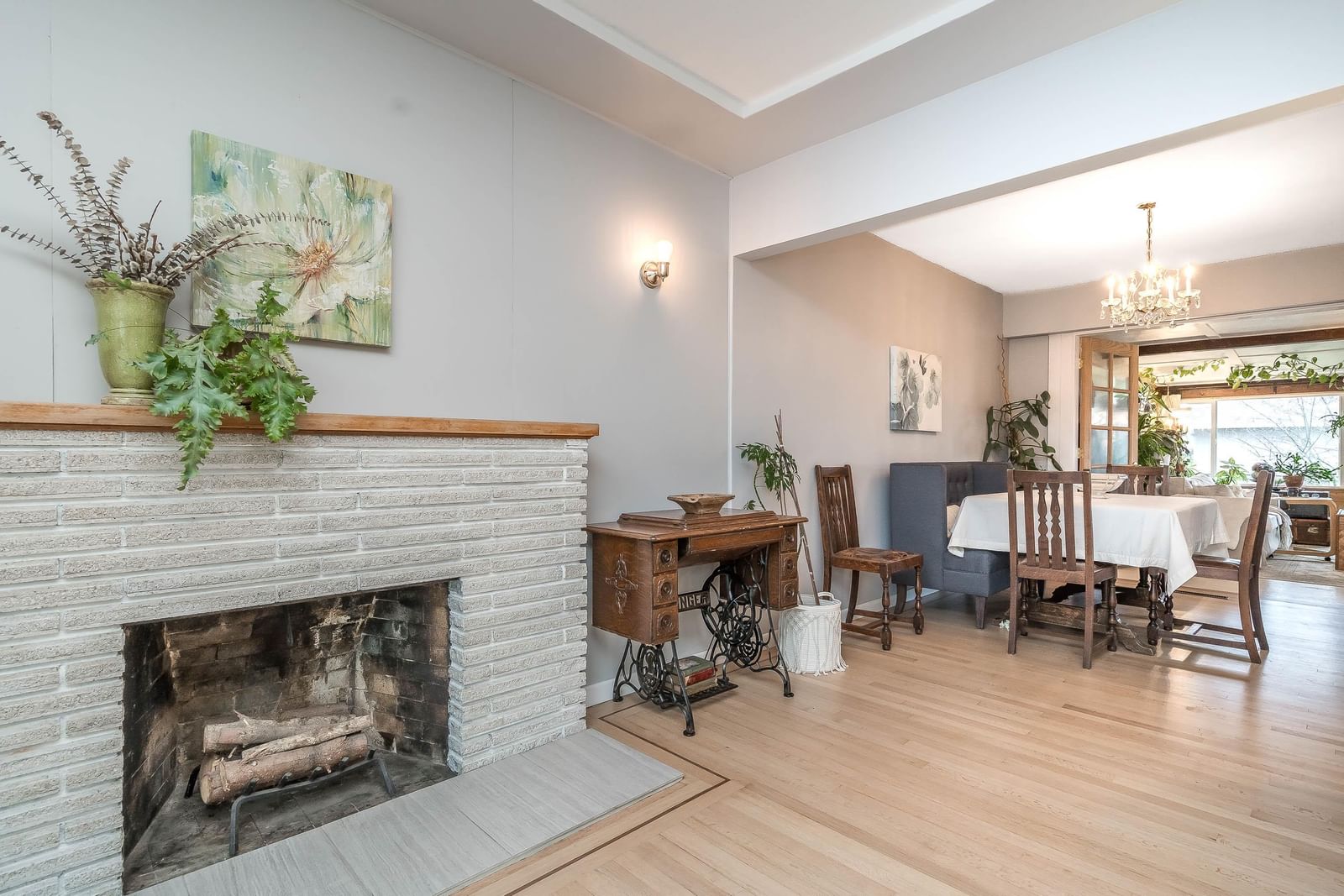 Listing Image 8