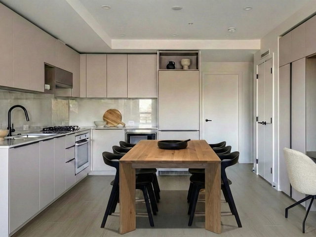 413 - 2015 St. Johns Street