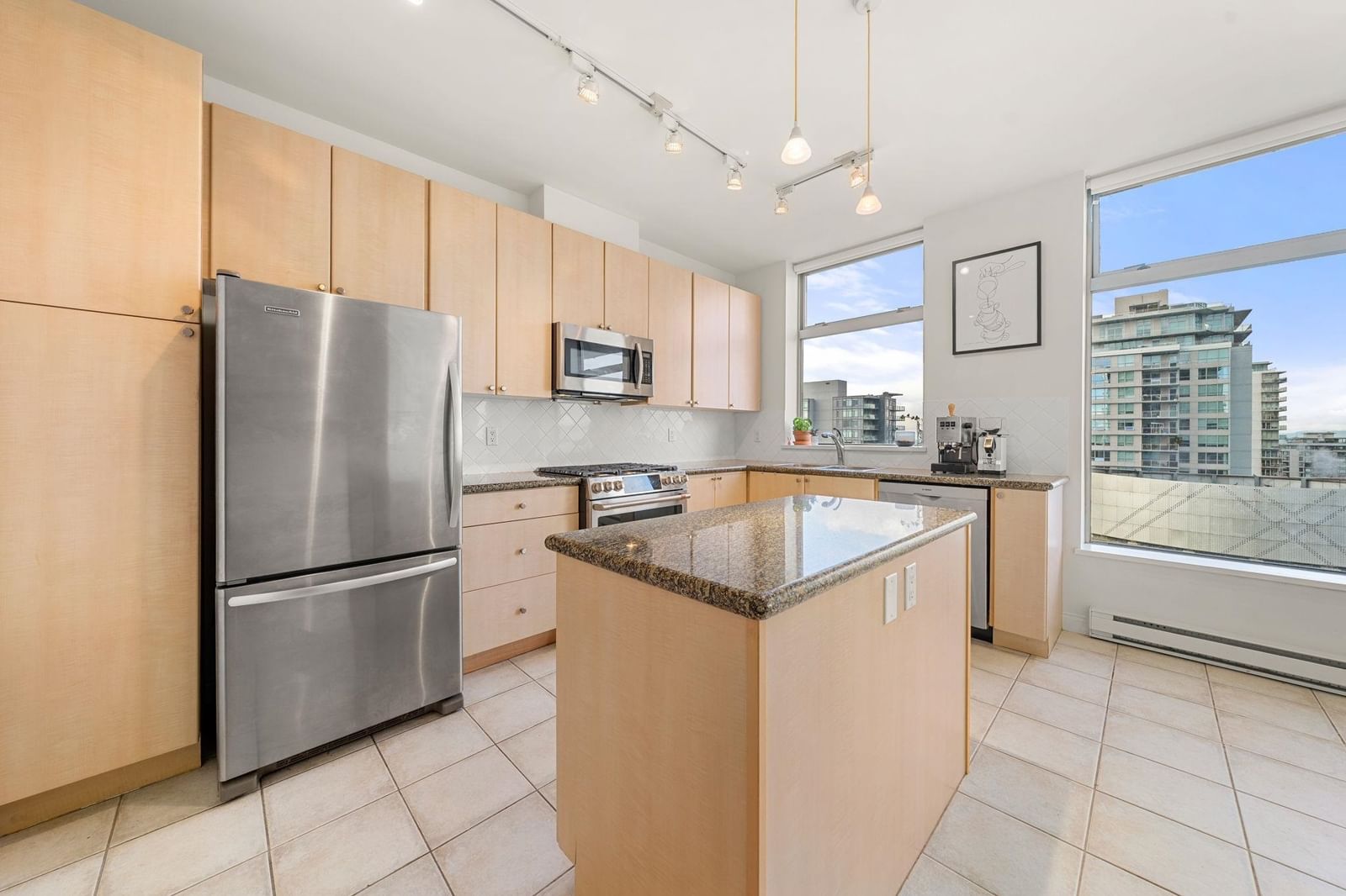 Listing Image 15