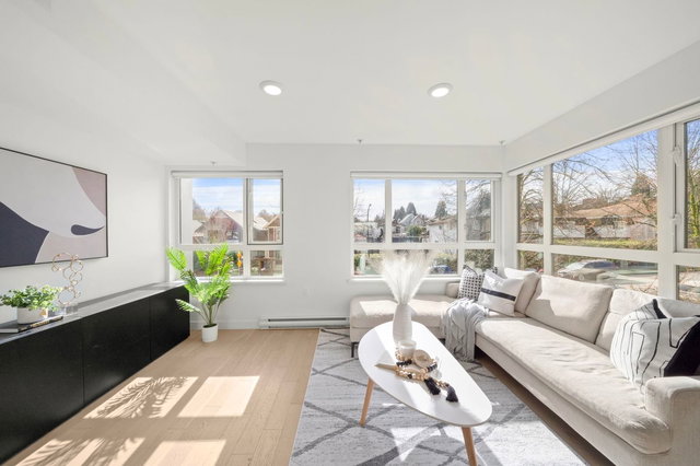 3 - 365 16th Avenue E