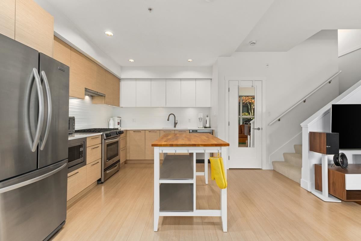 Listing Image 9
