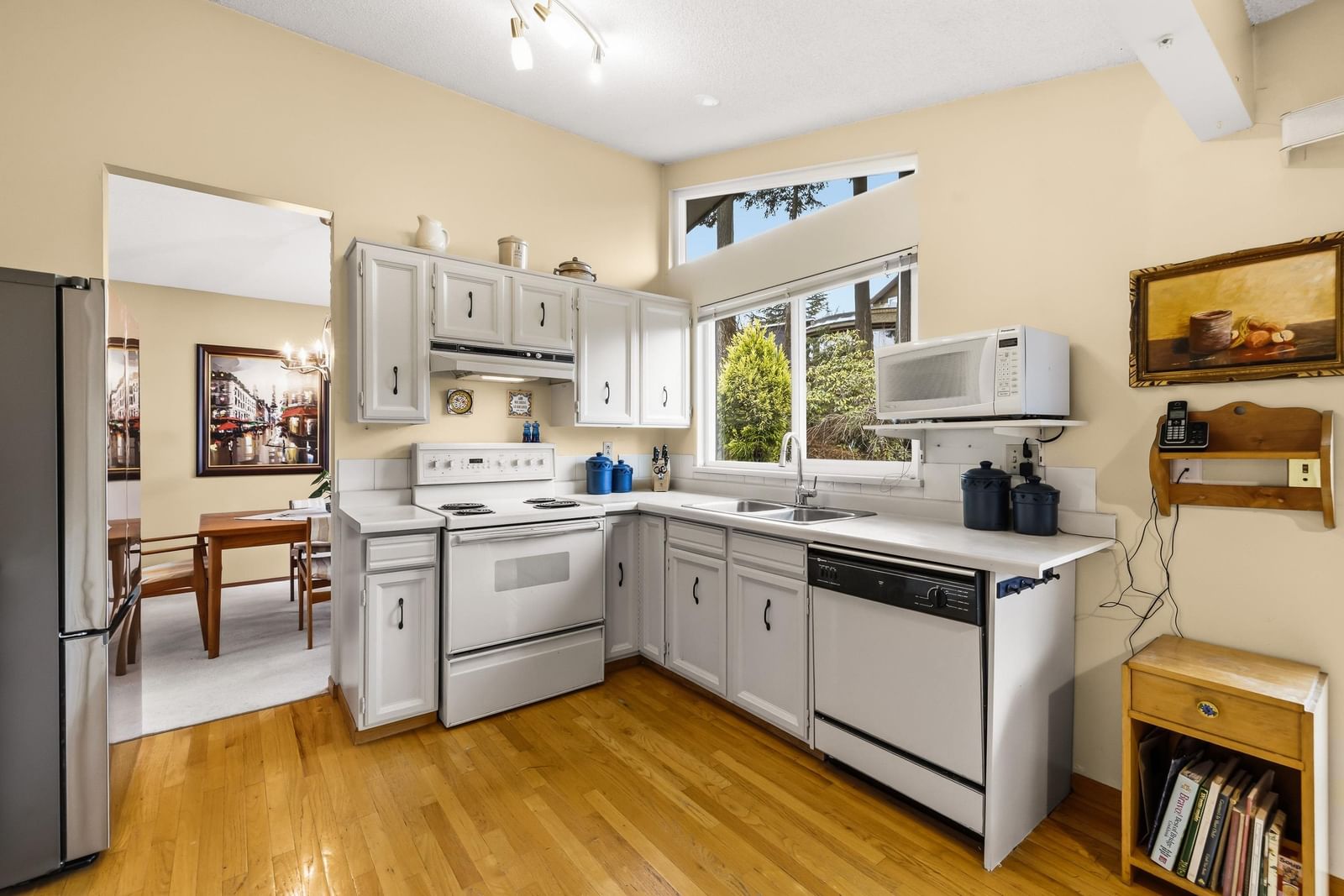 Listing Image 10