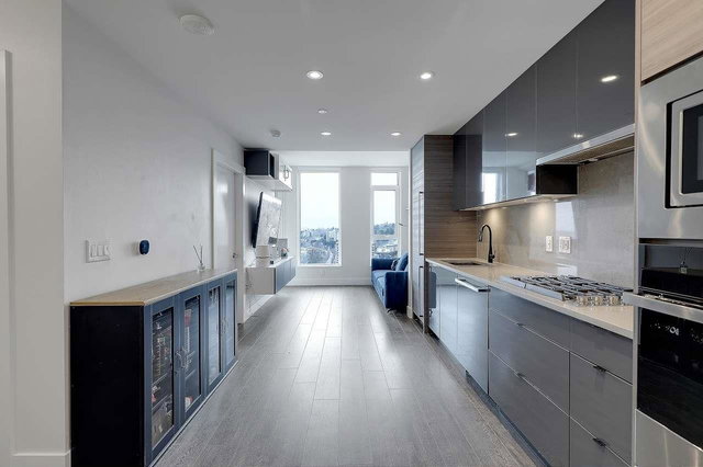 1705 - 3438 Sawmill Crescent