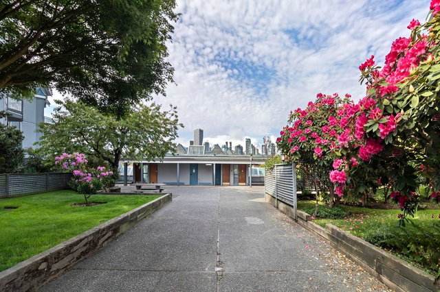 13 - 1355 4th Avenue W