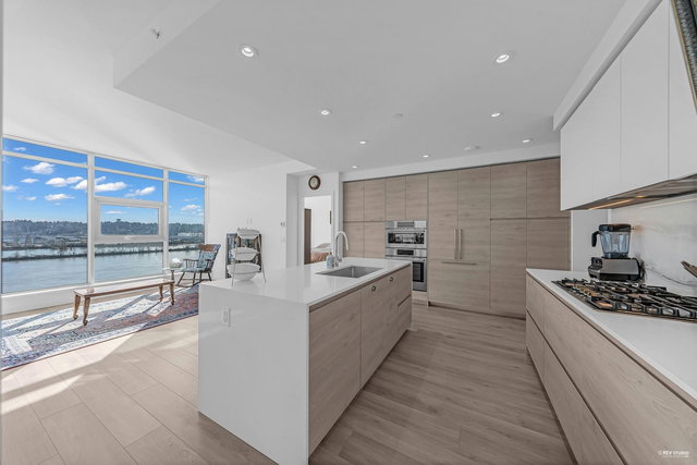 607 - 680 Quayside Drive