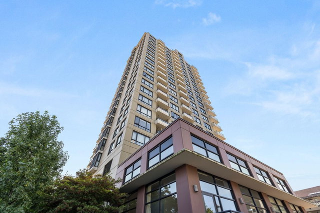 808 - 1 Renaissance Square