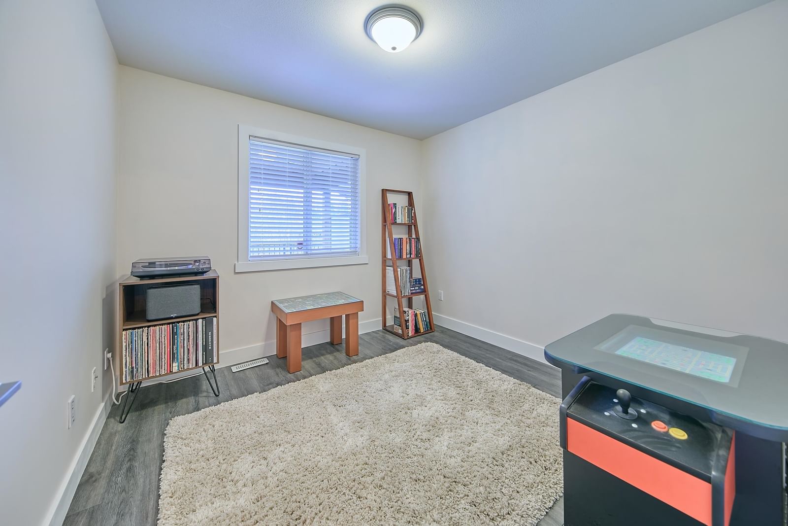 Listing Image 17