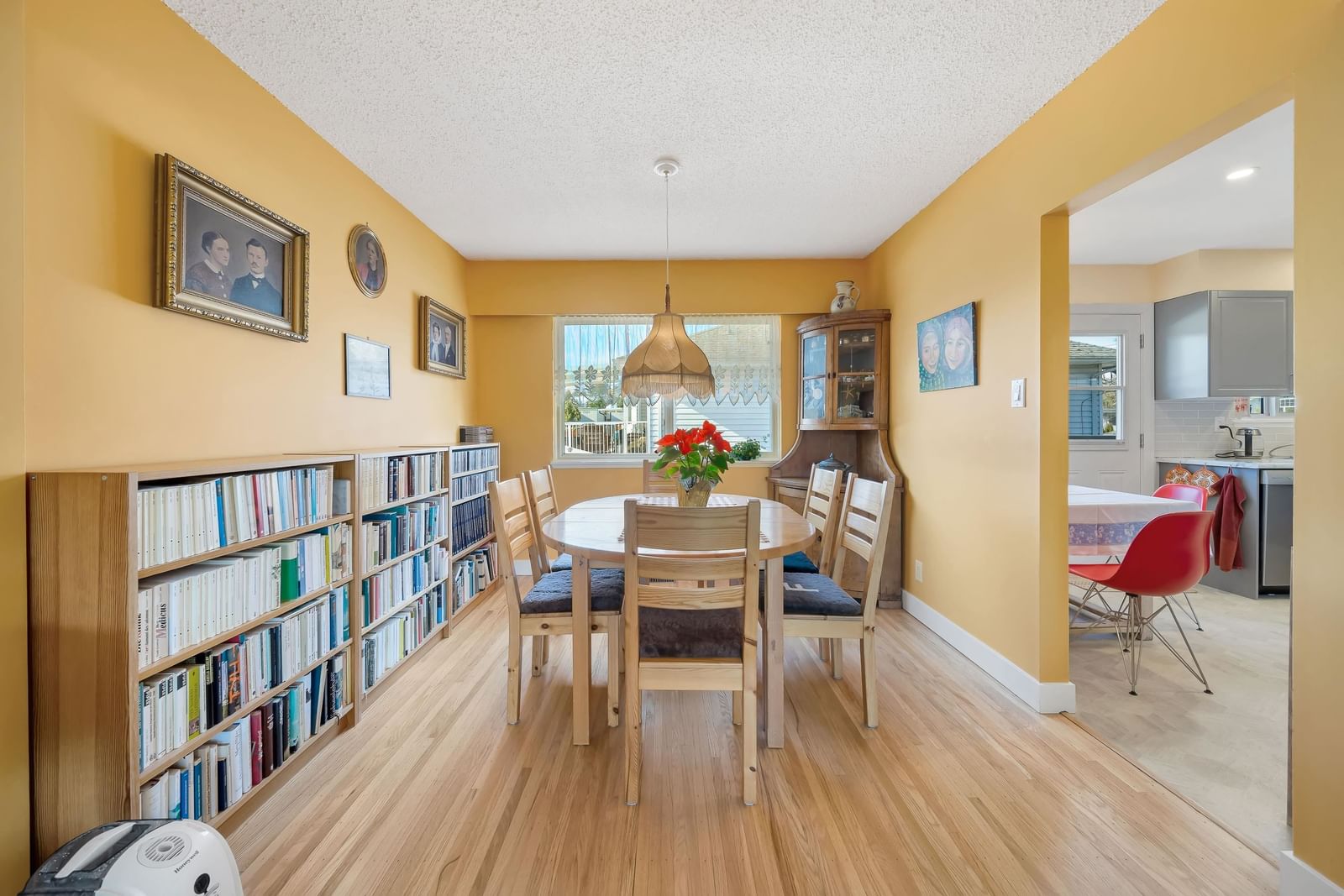 Listing Image 11