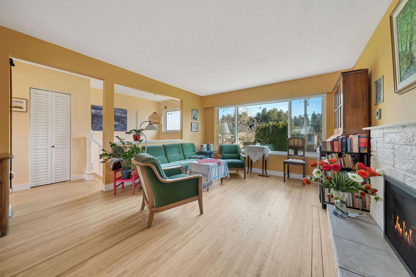 Listing Image 8