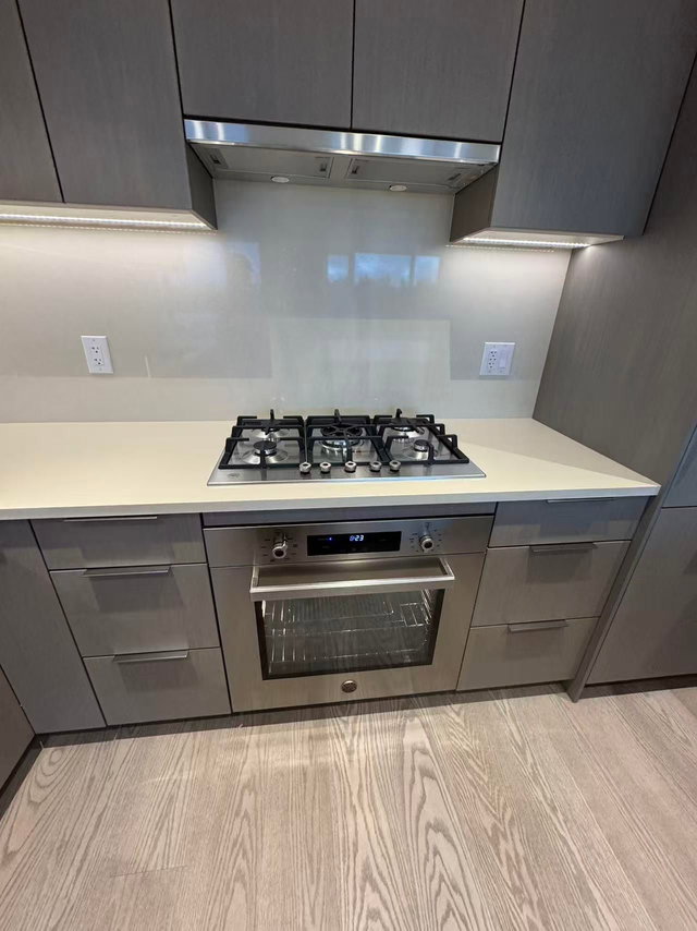 1000 - 6138 Birney Avenue