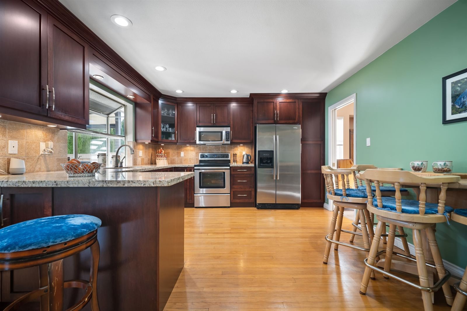 Listing Image 9