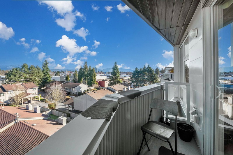 601 - 32838 Landeau Place, Abbotsford, V2S 0M6 | Image 3