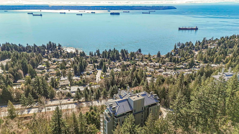 1001 - 3315 Cypress Place, West Vancouver, V7S 3J7 | Image 2