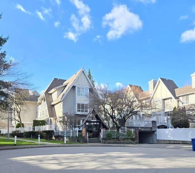 15 - 6577 Southoaks Crescent