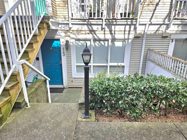 15 - 6577 Southoaks Crescent