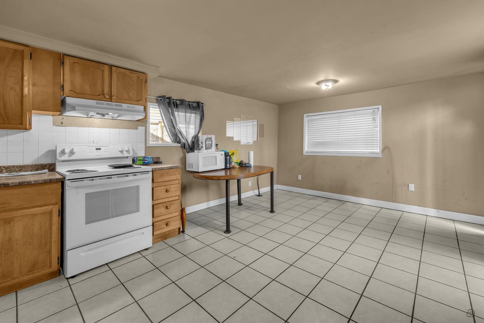 Listing Image 19