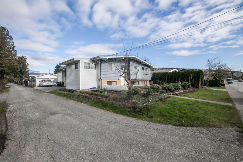 7017 Kitchener Street, Burnaby, V5A 1K8 | Image 3