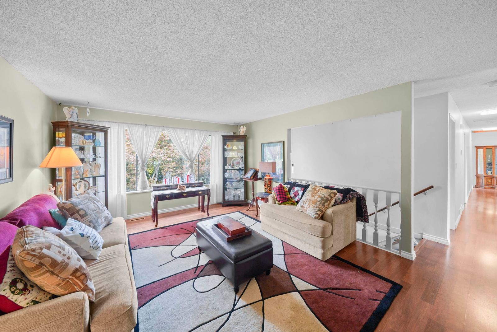 Listing Image 12