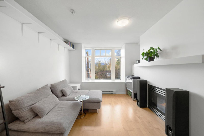 301 - 3727 10 Avenue, Vancouver, V6R 2G5 | Image 2