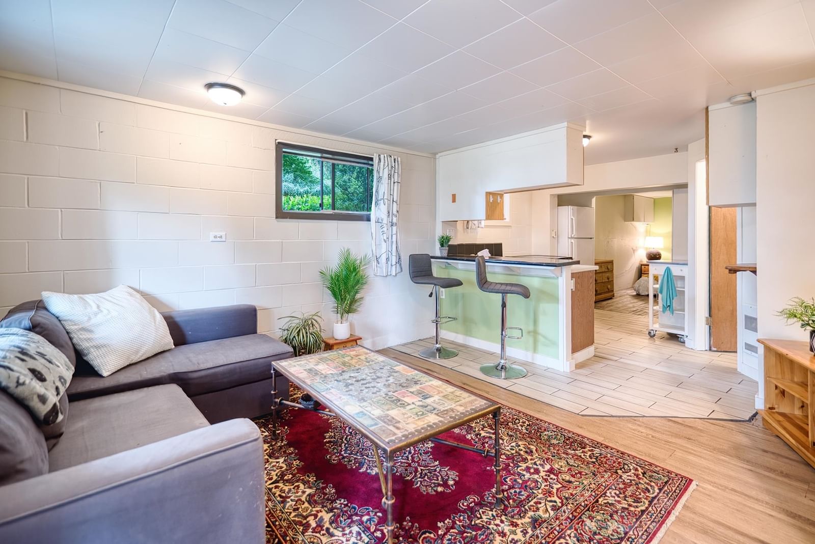 Listing Image 11