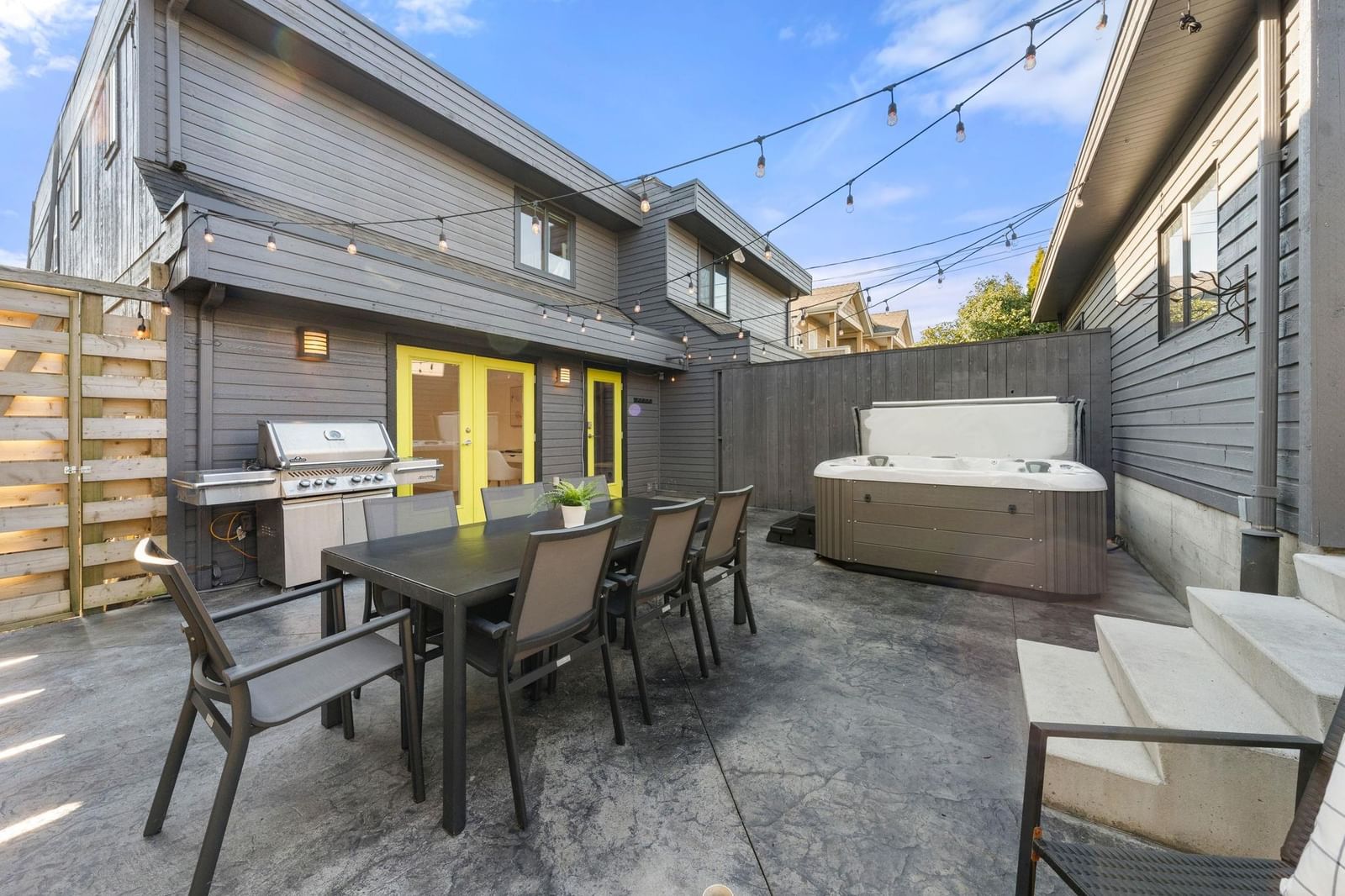 Listing Image 16