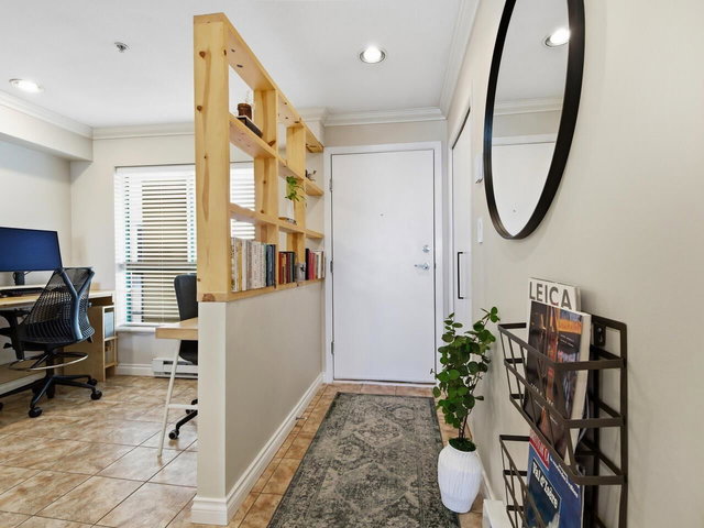 403 - 212 Lonsdale Avenue