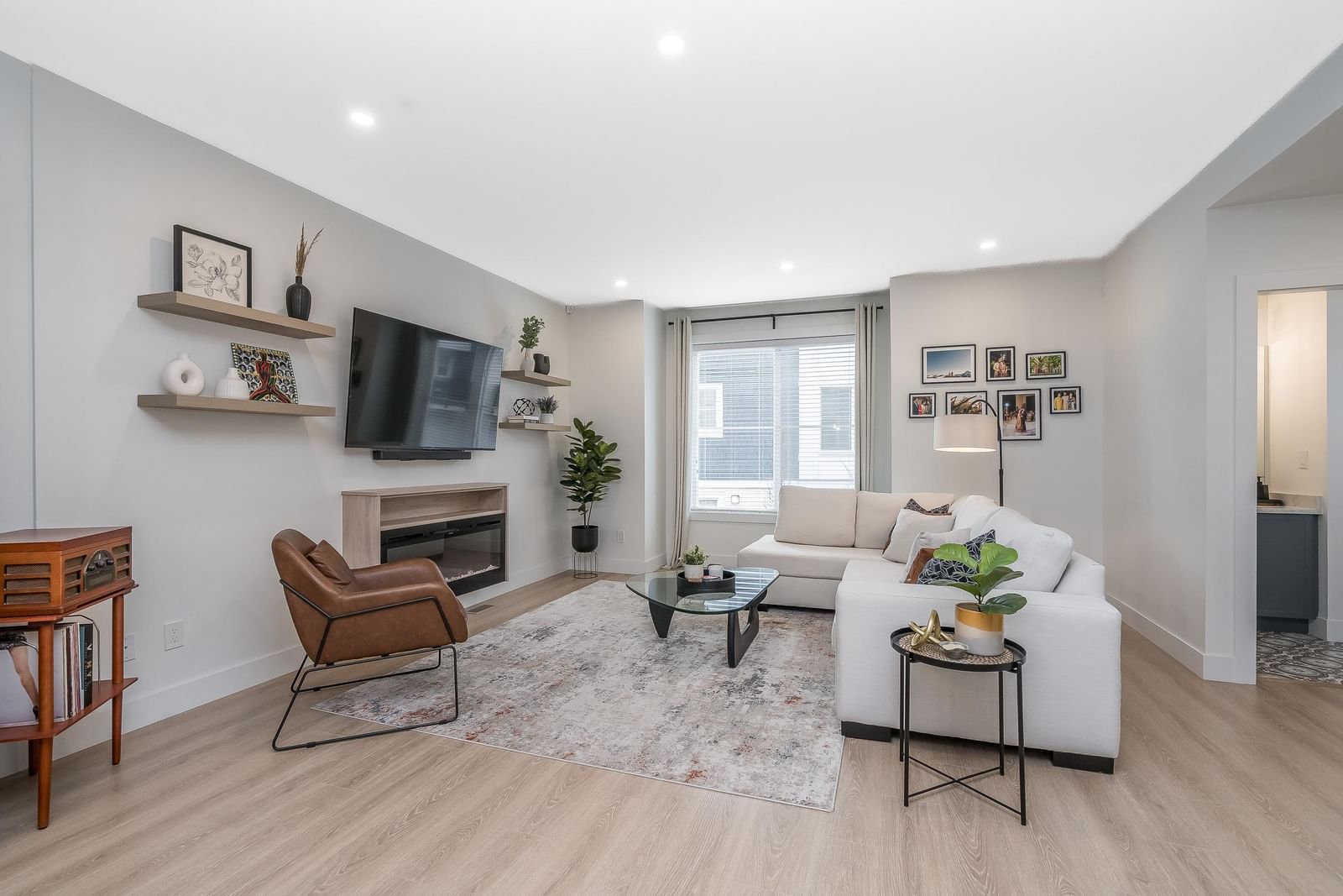 Listing Image 18