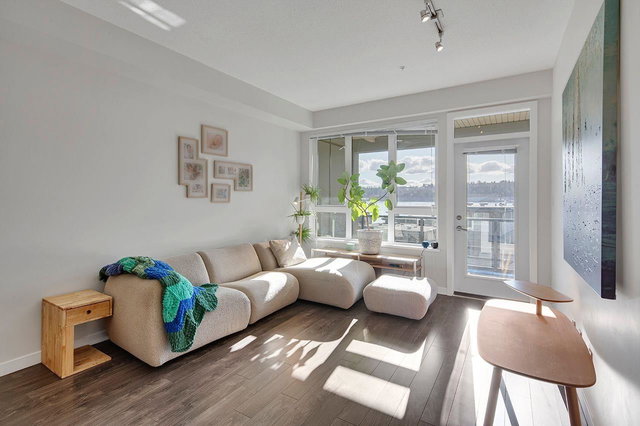 207 - 3825 Cates Landing Way