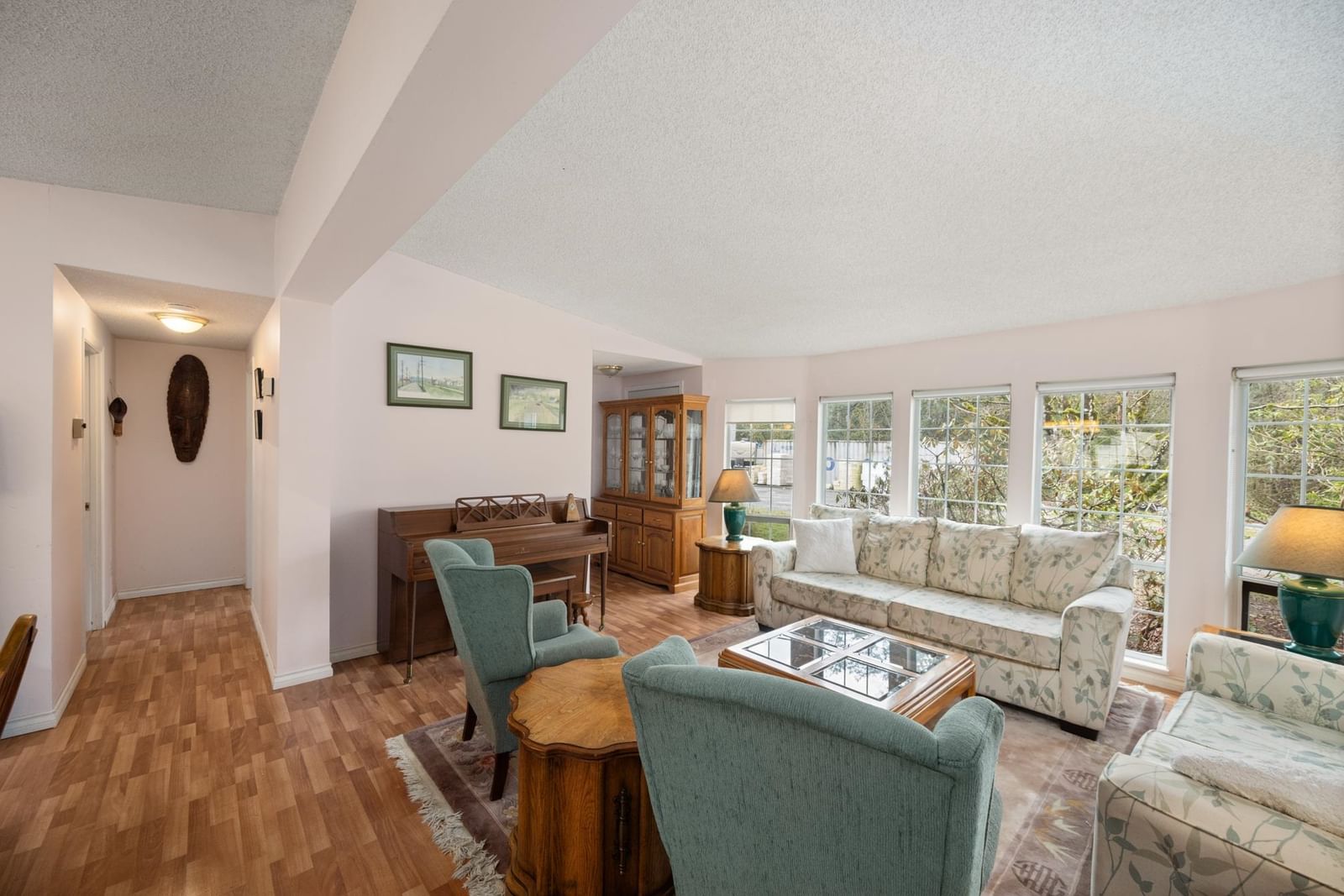 Listing Image 5