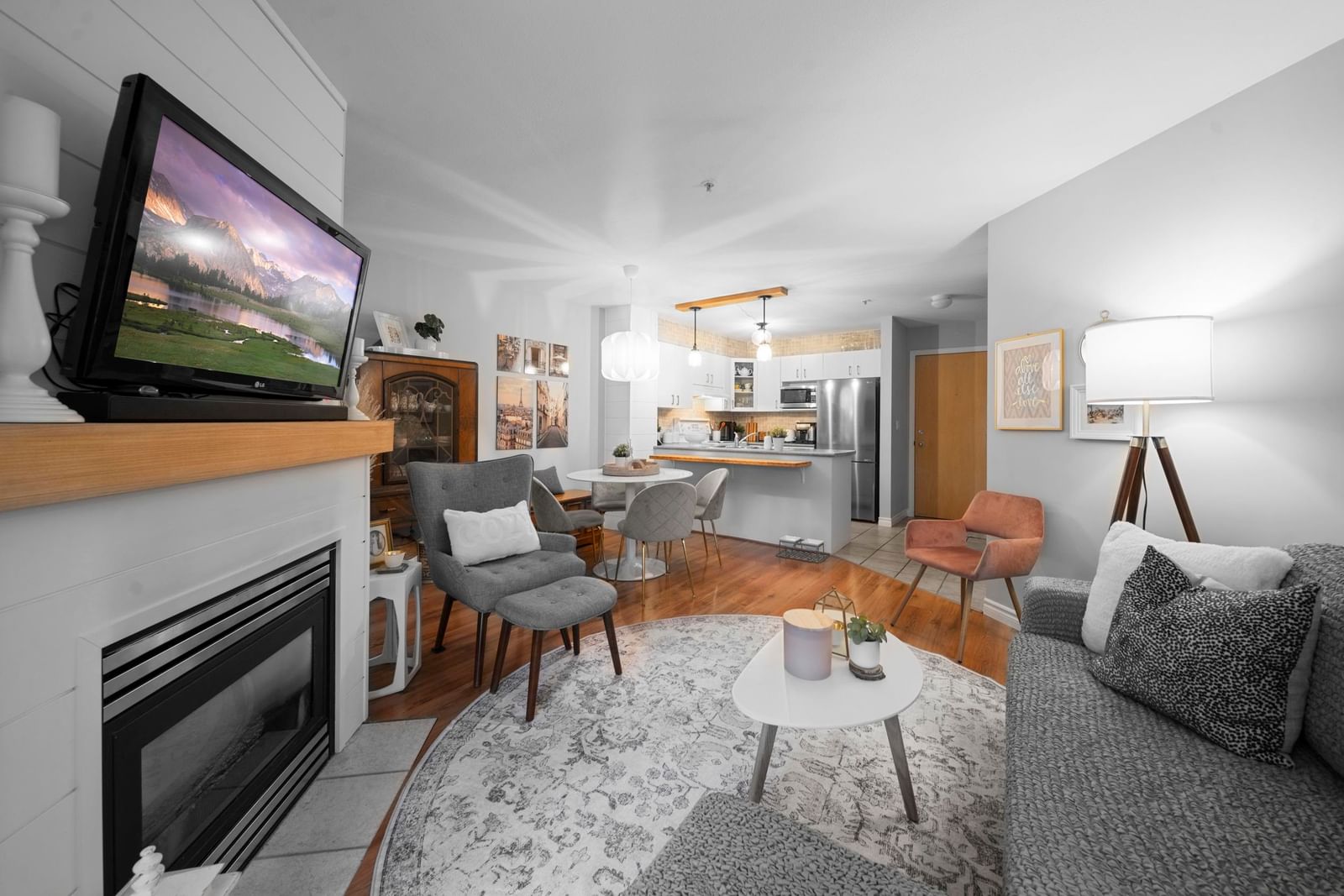 Listing Image 11