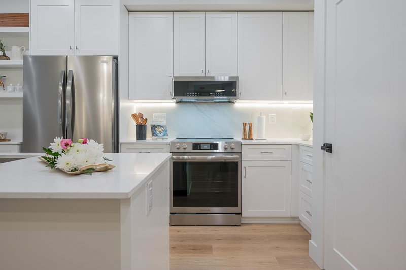 211 - 46187 Thomas Road, Chilliwack, V2R 6H3 | Image 3