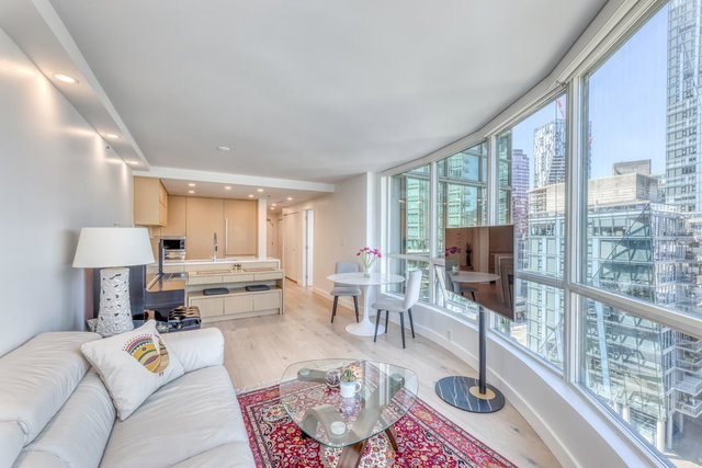 1001 - 588 Broughton Street