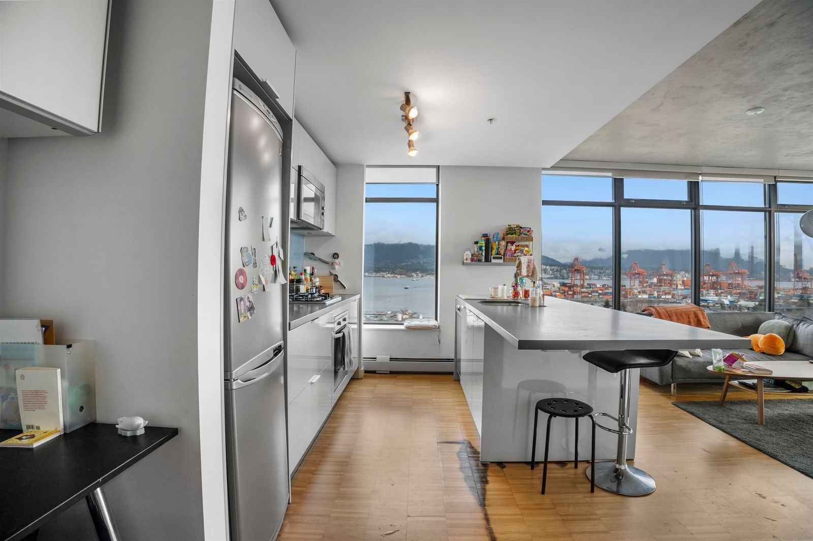 Listing Image 9
