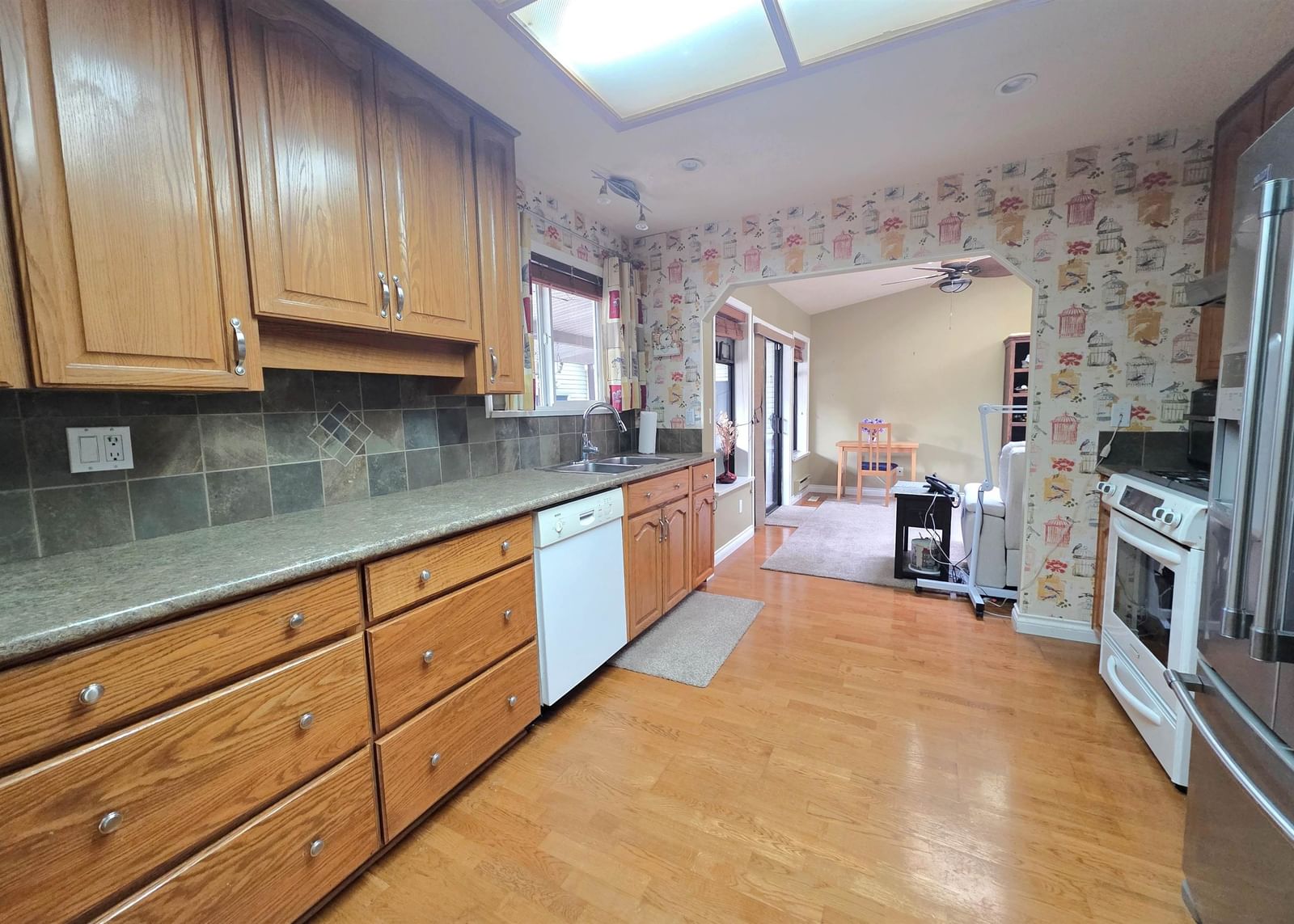 Listing Image 14