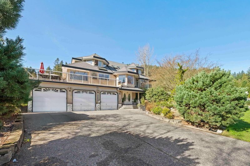 15227 Sheridan Drive, Pitt Meadows, V3Y 2T9 | Image 3