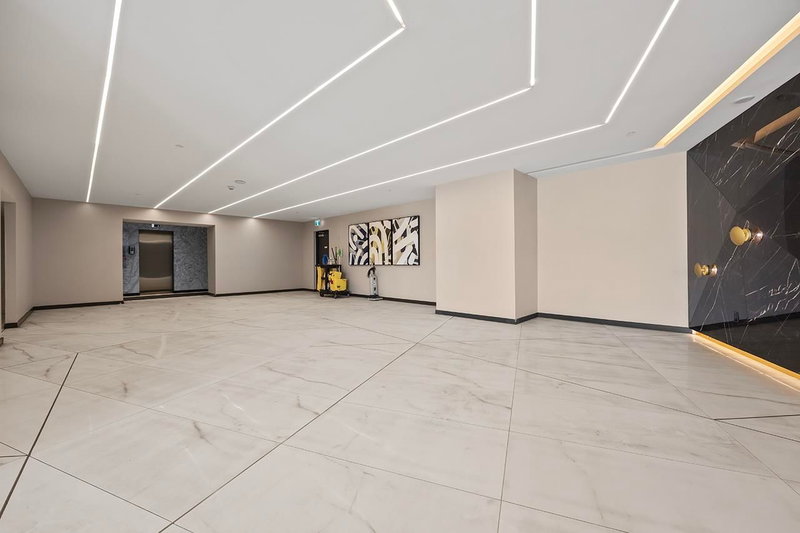 2108 - 5333 Goring Street, Burnaby, V5B 0B6 | Image 3